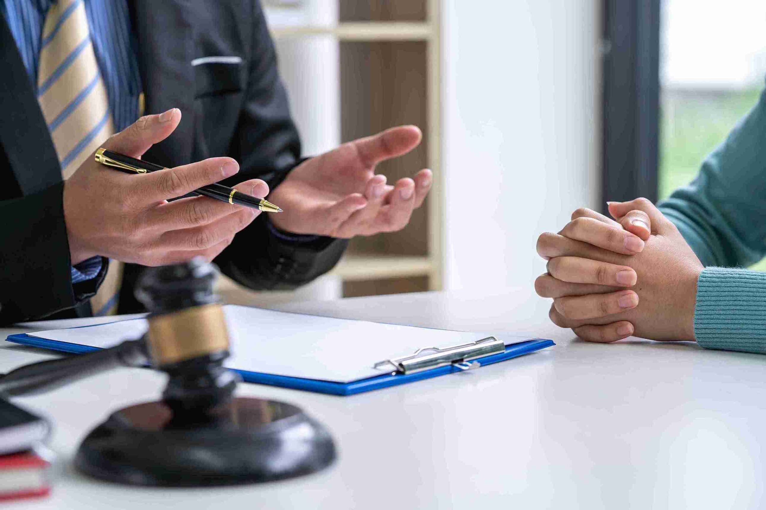 All the Do’s and Don'ts for wills are being discussed between solicitor and client